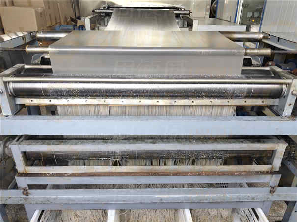 這樣的粉條機加工紅薯粉條，你見過嗎？一天能做8噸